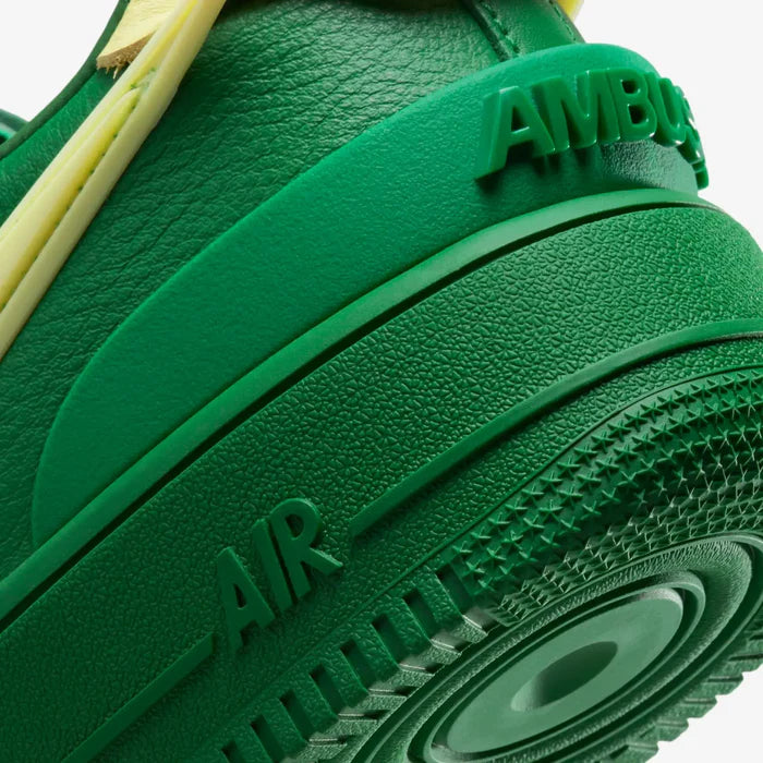 Tênis Ambush x Nike Air Force 1 Low Pine Green and Citron