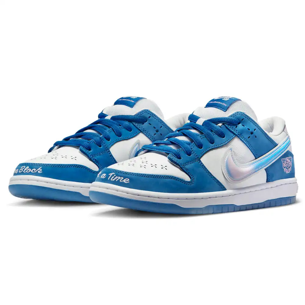 Tênis Nike Dunk Low Born x Raised
