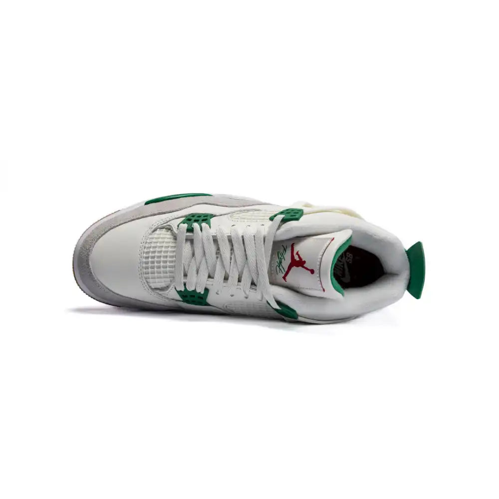 Tênis Air Jordan 4 Retro x Nike SB Pine Green