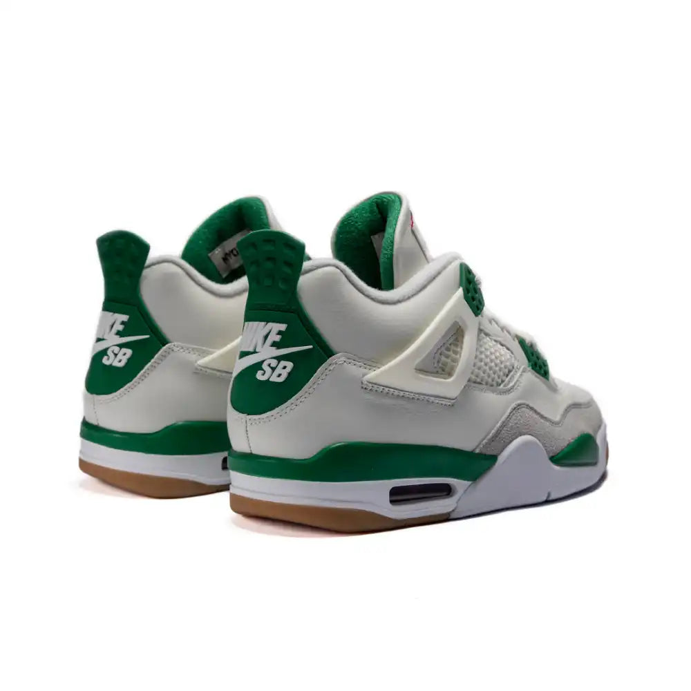 Tênis Air Jordan 4 Retro x Nike SB Pine Green