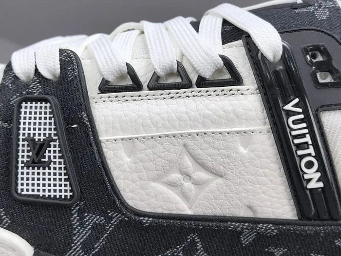 Tênis Louis Vuitton LV Trainer White Black