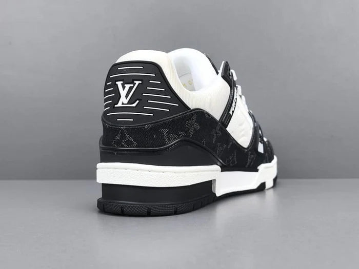Tênis Louis Vuitton LV Trainer White Black