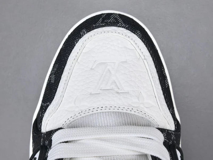 Tênis Louis Vuitton LV Trainer White Black