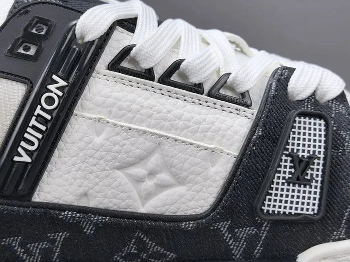 Tênis Louis Vuitton LV Trainer White Black