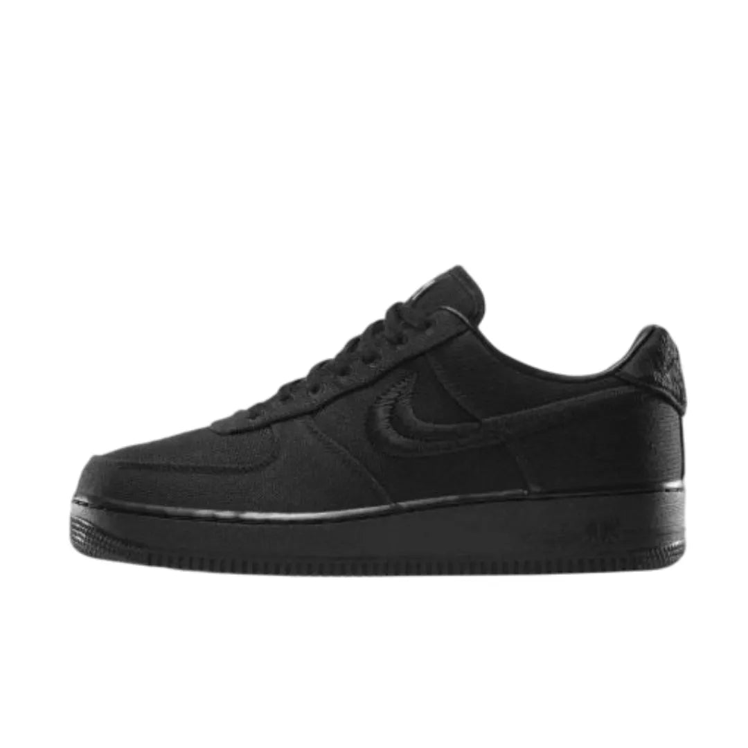 Tênis Stussy x Nike Air Force 1 Triple Black